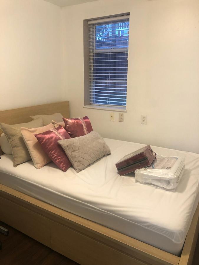 Quiet-Comfy 3 Bedroom Home On A Tree Lined Street In Kits Vancouver Eksteriør billede