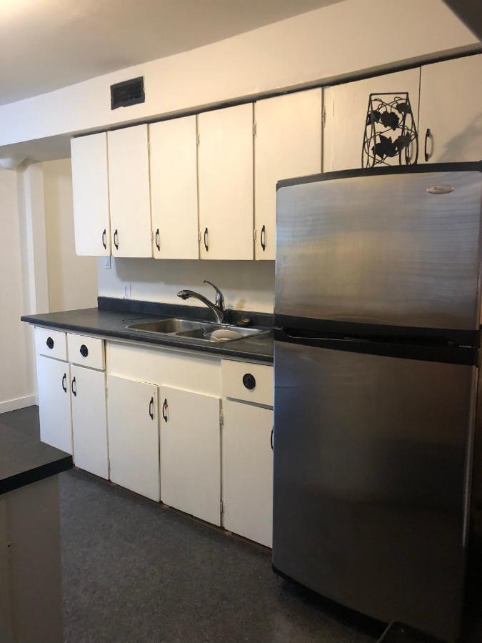 Quiet-Comfy 3 Bedroom Home On A Tree Lined Street In Kits Vancouver Eksteriør billede