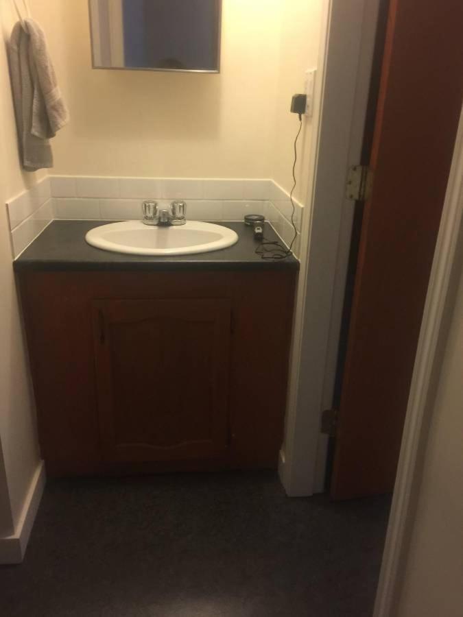 Quiet-Comfy 3 Bedroom Home On A Tree Lined Street In Kits Vancouver Eksteriør billede