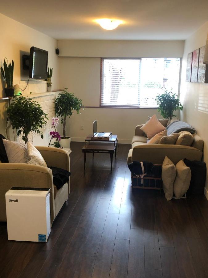 Quiet-Comfy 3 Bedroom Home On A Tree Lined Street In Kits Vancouver Eksteriør billede